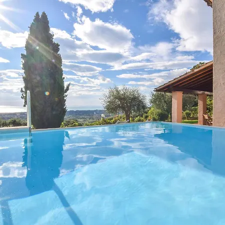 Holiday home 4 Bedroom In *