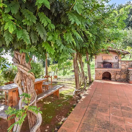 4 Bedroom In Holiday home Pietrasanta